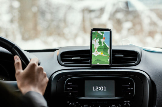 How to Choose a Phone Holder That Won’t Fall on Bumpy Roads